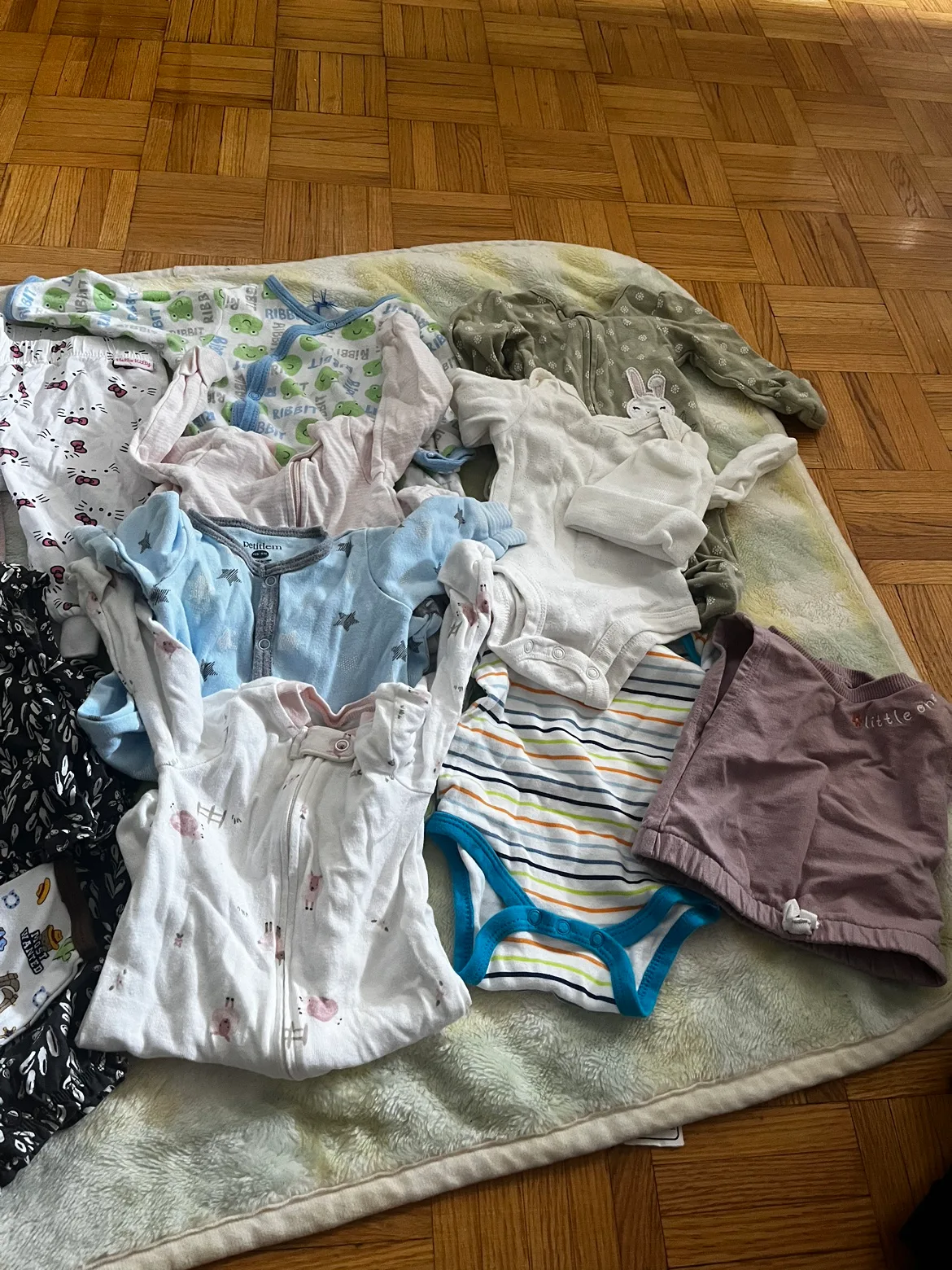 Baby Clothes Bundle thumbnail