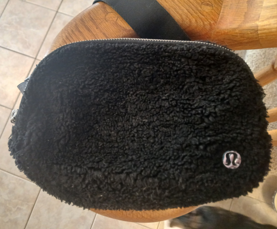 Lululemon Everywhere Belt Bag