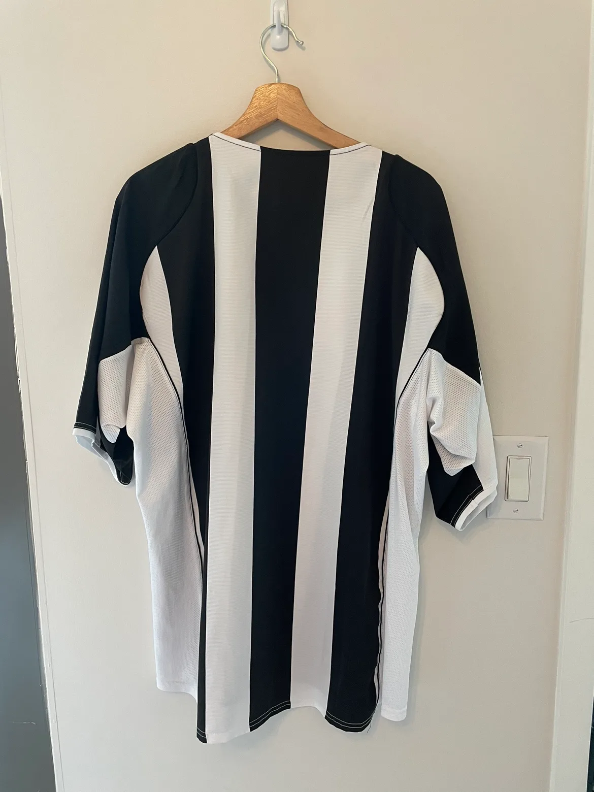 Vintage 04/05 Juventus Home Jersey image indicator(3)