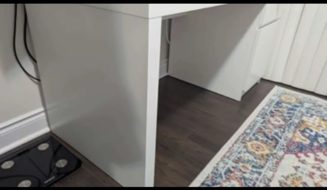 IKEA MALM Desk White (140 x 65 cm) image indicator(6)