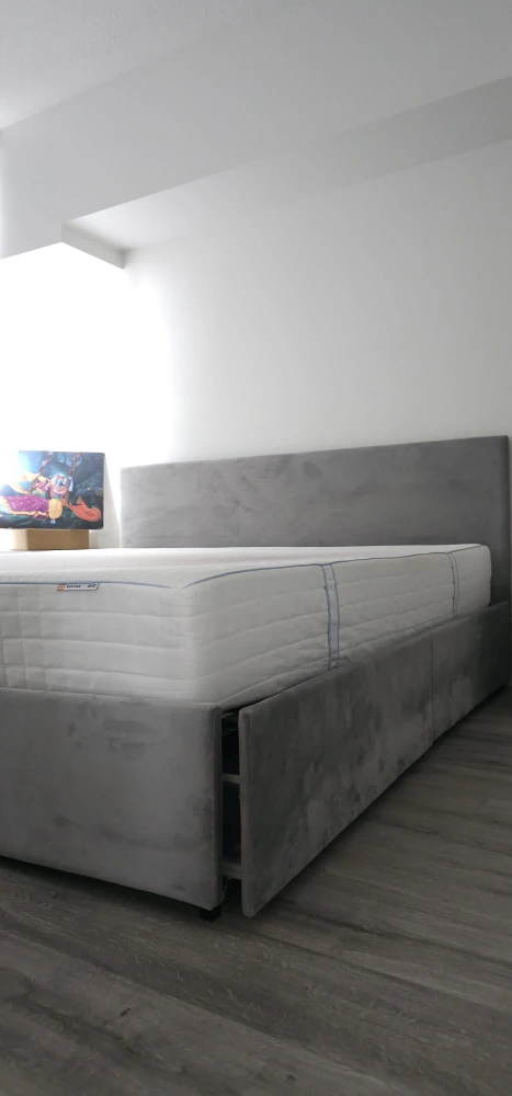 King Sized Storage Bed with Head Board - photo 3