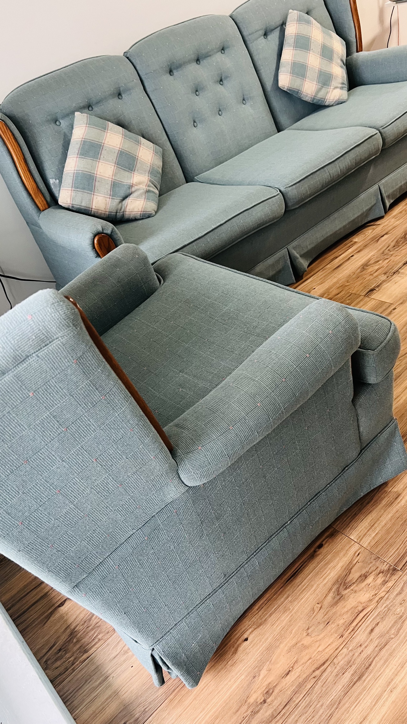 3+1 sofa. 1 seater works like a rocking chair. - photo 2