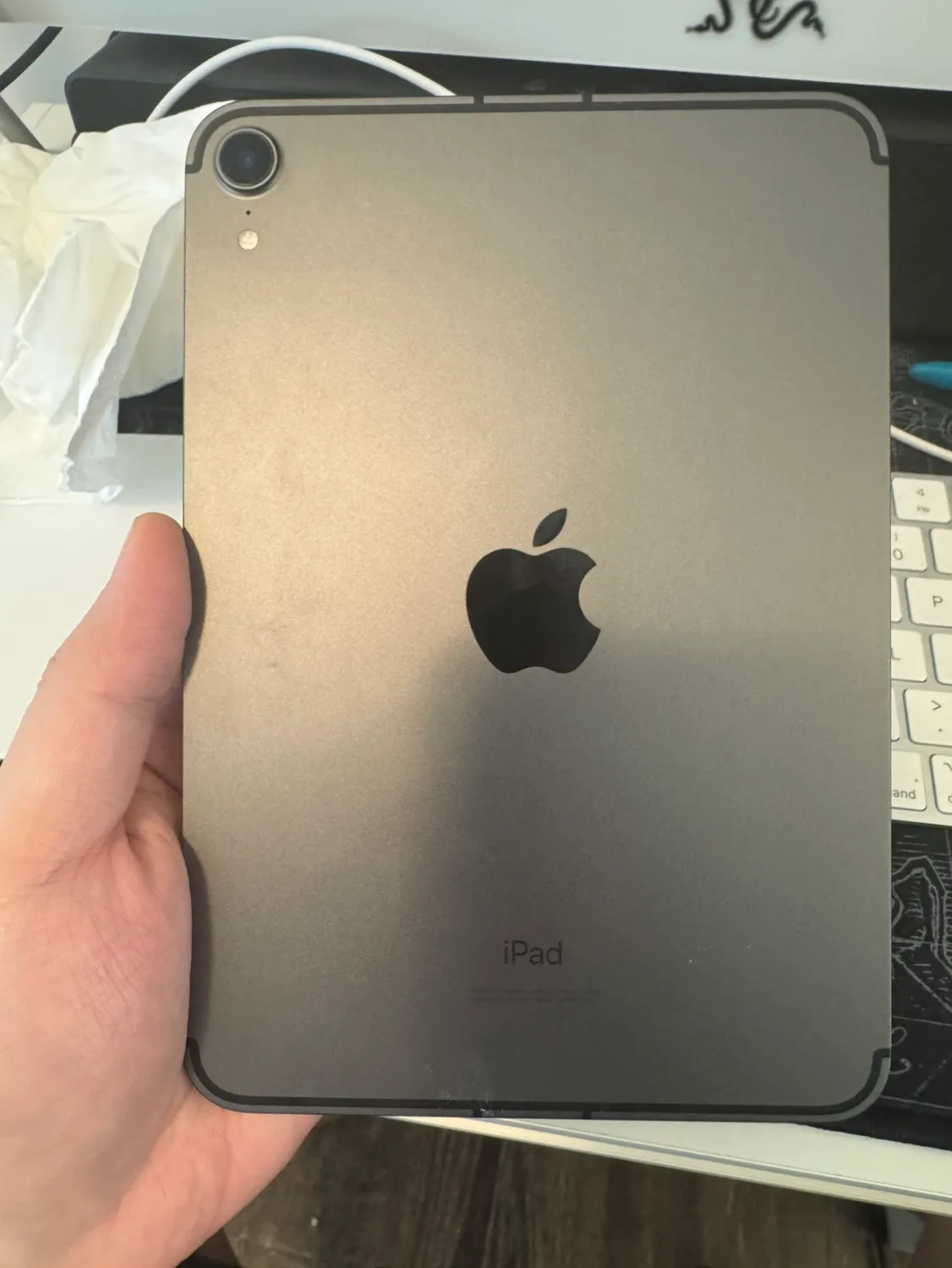 iPad mini gen 6, 64GB Space Grey LTE image indicator(2)