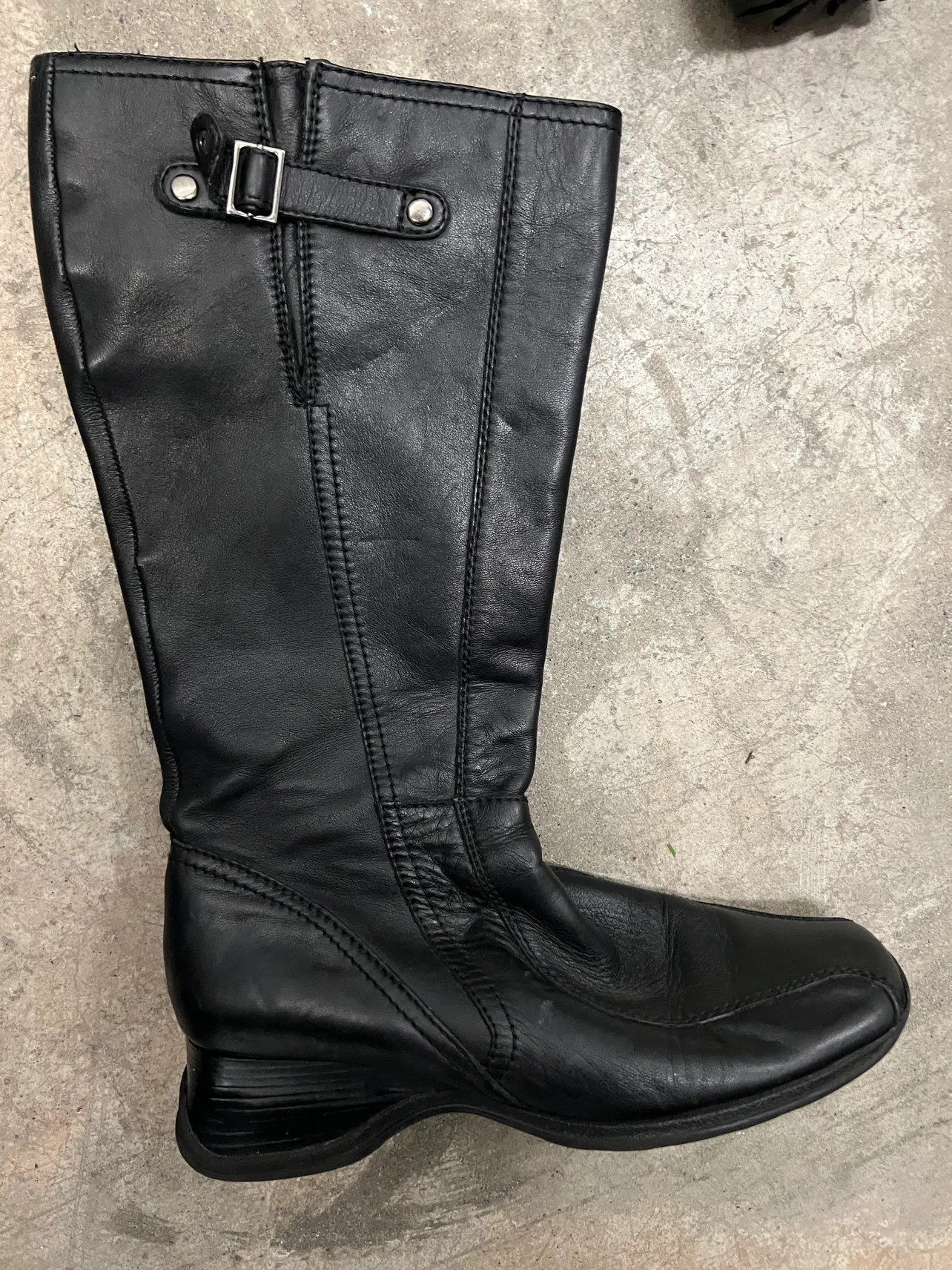 Women's Knee-High Boots image indicator(8)