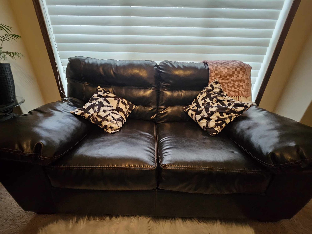 Black Leather Loveseat - photo 3