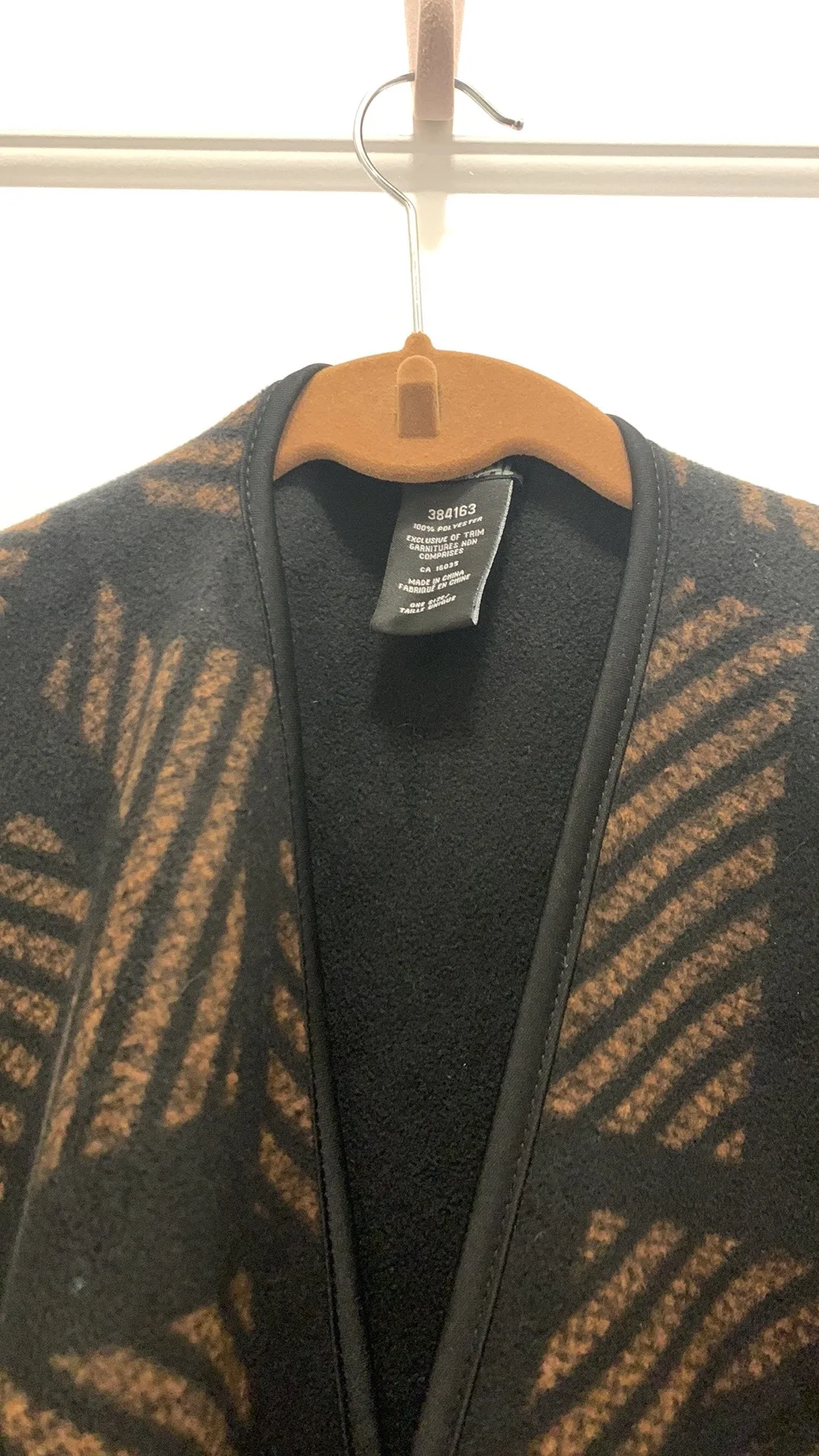 Black and Brown Geometric Pattern cape image indicator(4)