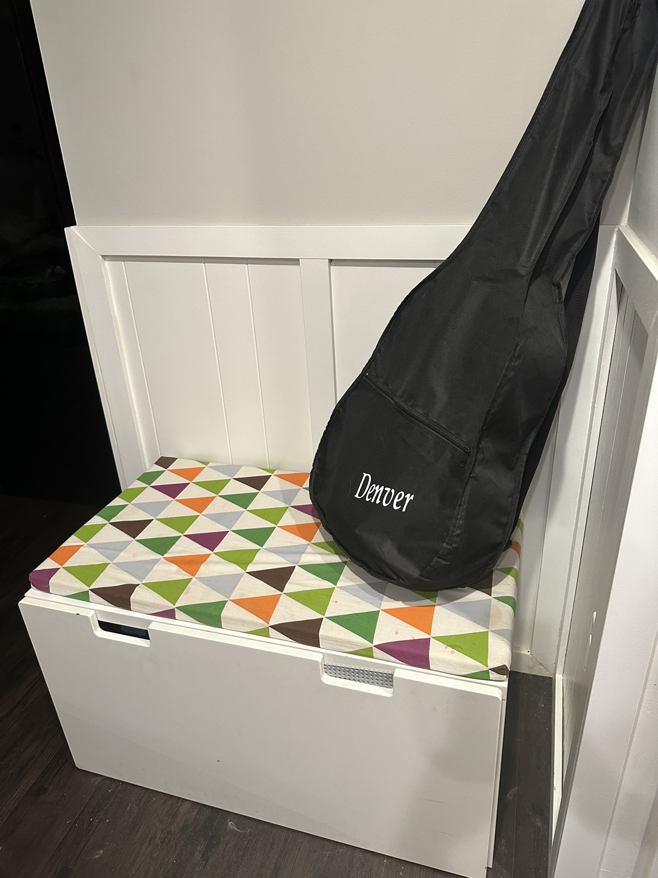White Storage Bench with Cushion / Toy Box