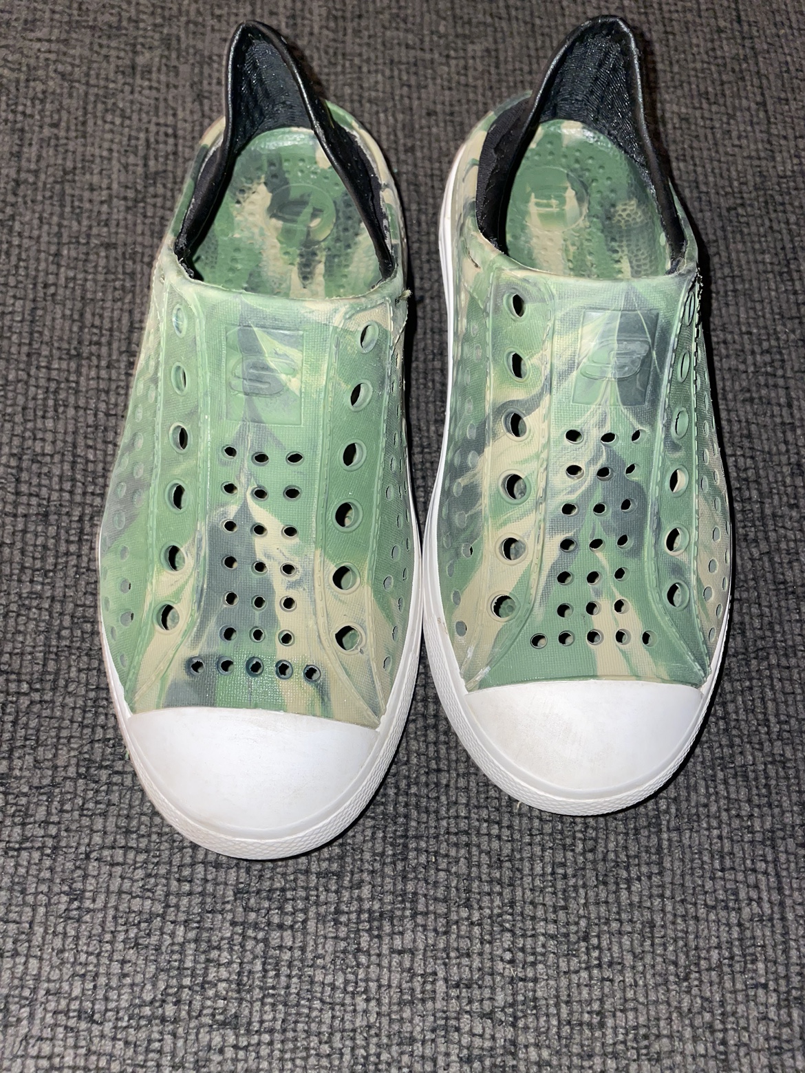 Kids' Camo Native like shoes - size 13