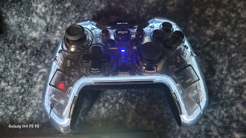 Nintendo SWITCH (OG) - photo 2