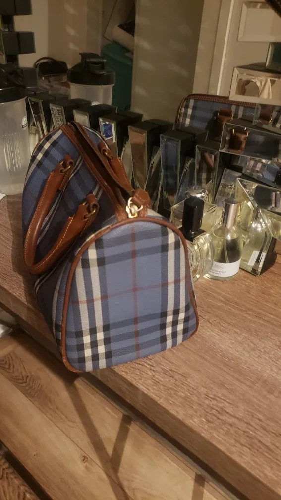 Burberry speedy tote bag image indicator(5)