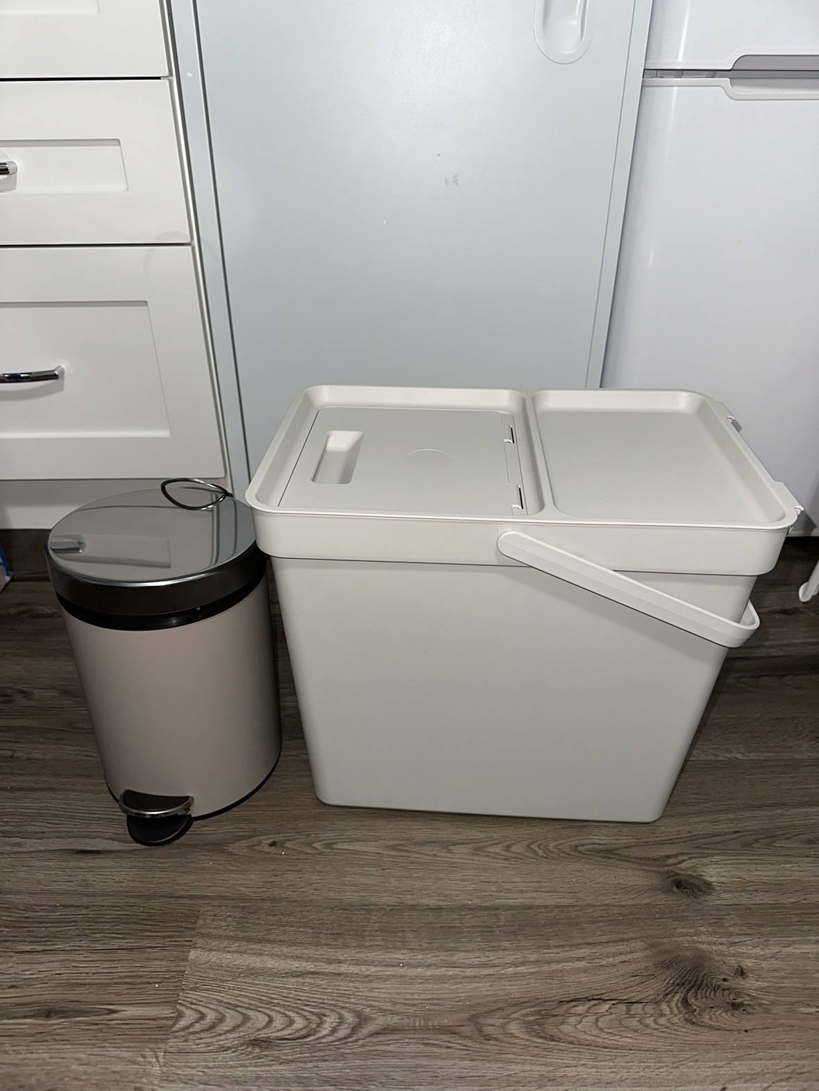 2 Piece Kitchen/Bathroom Trash Can Set