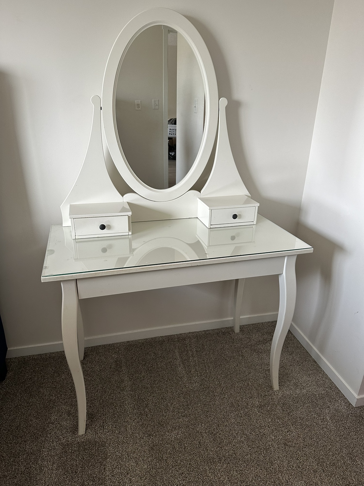 White Vanity with Mirror