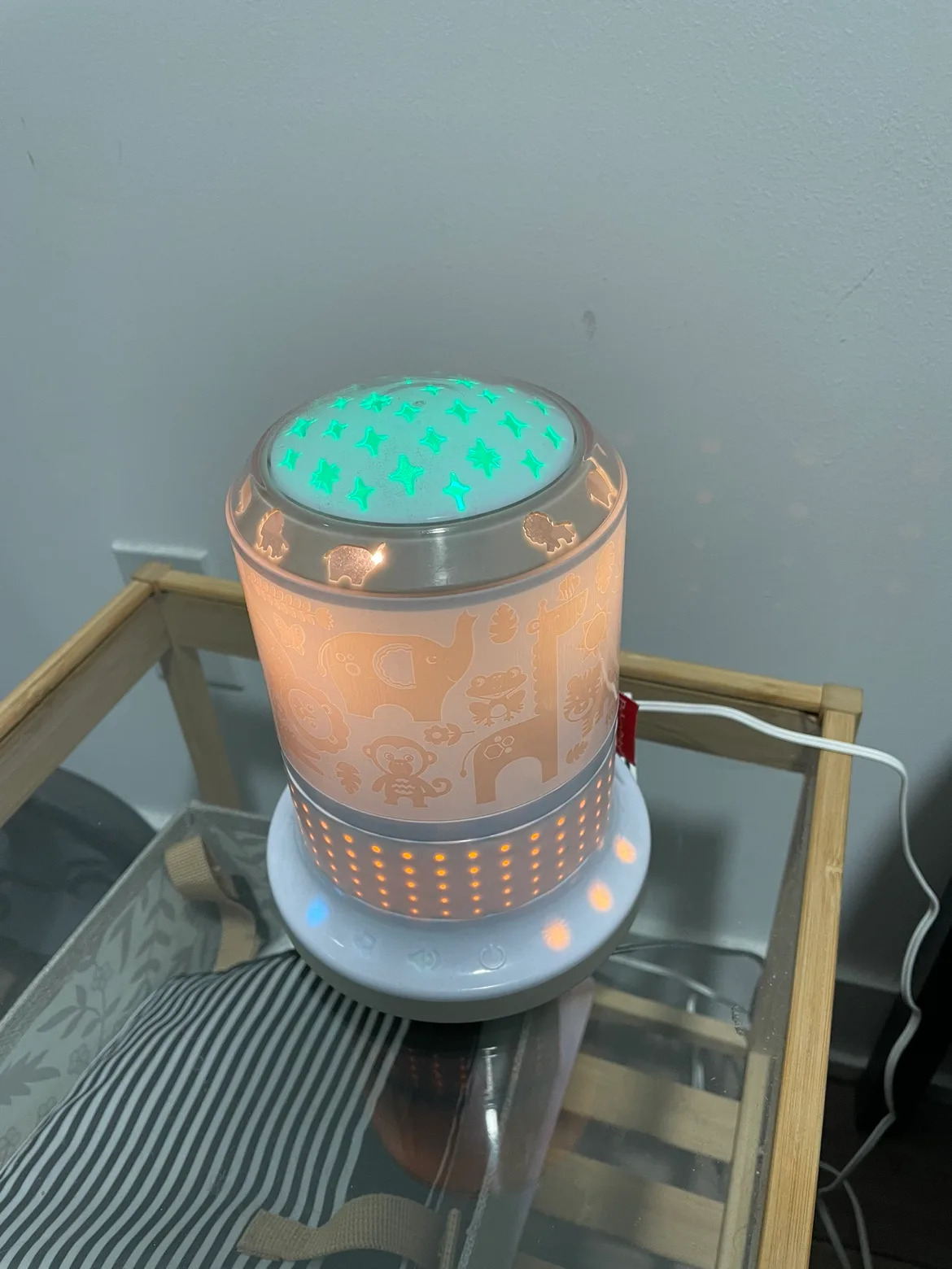 Fisher-Price Baby Sound Machine Deluxe Smart Connect Soother thumbnail