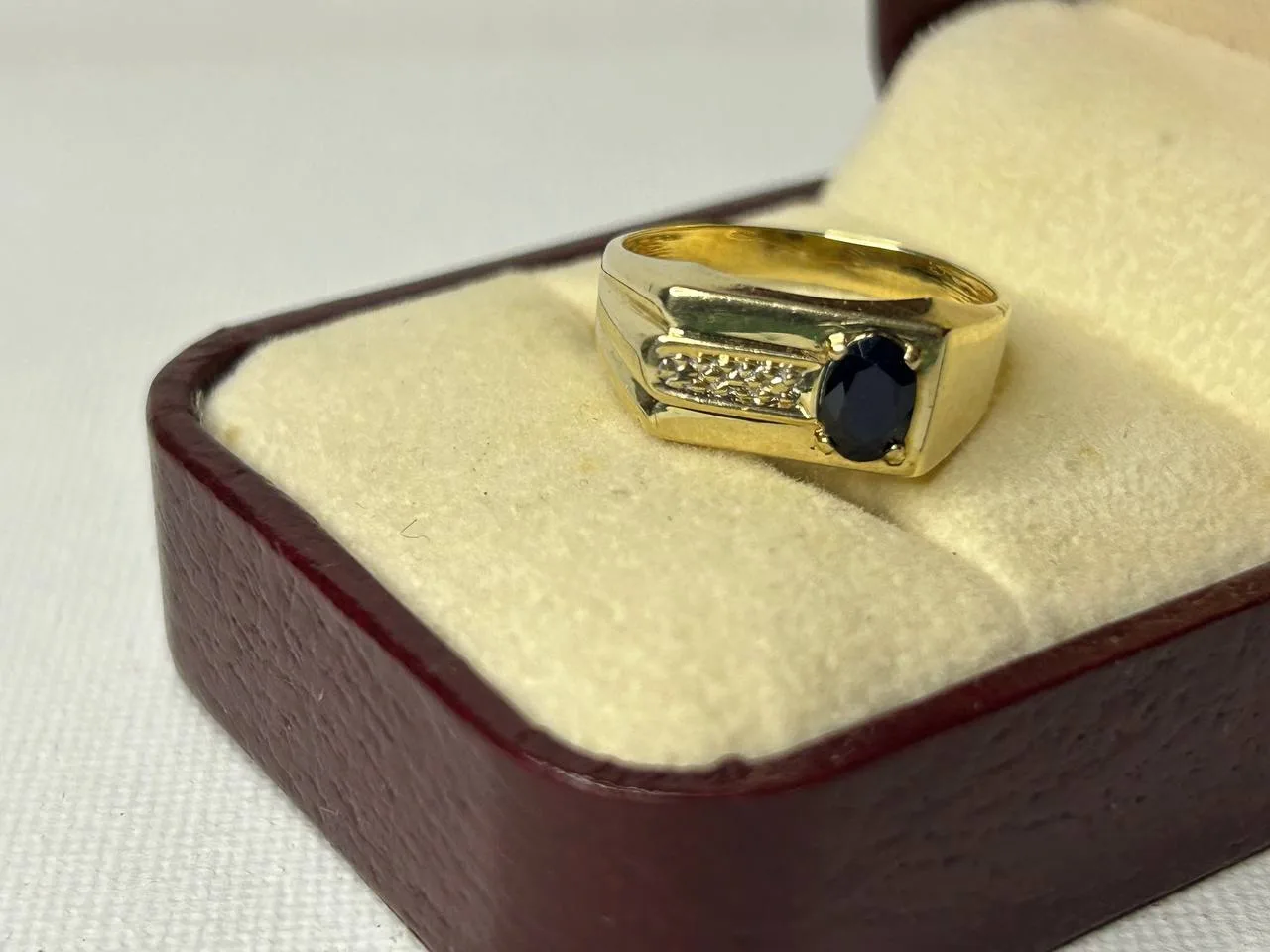 Vintage Sapphire 10K Gold Ring, Size 8, 1960-1980 thumbnail