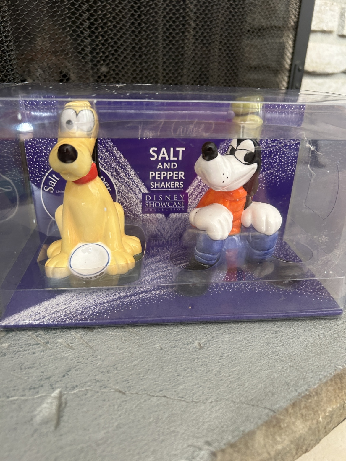 Disney Showcase Salt and Pepper Shakers - Pluto