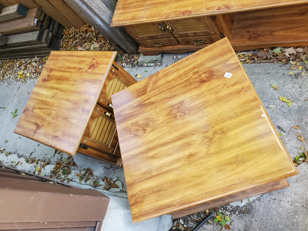 Vintage Coffee table w 2 matching end tables - photo 3