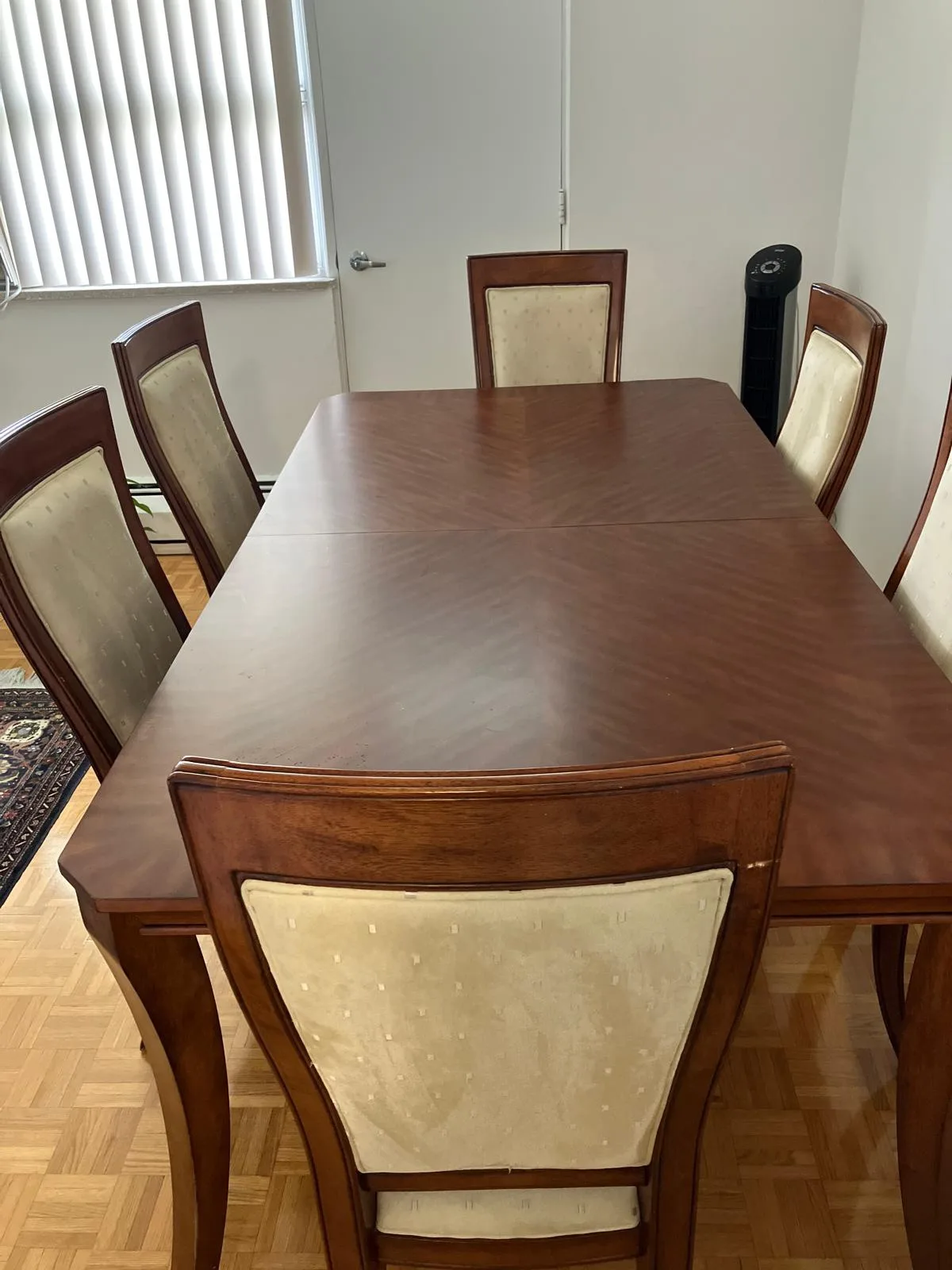 Dining Table Set image indicator(2)