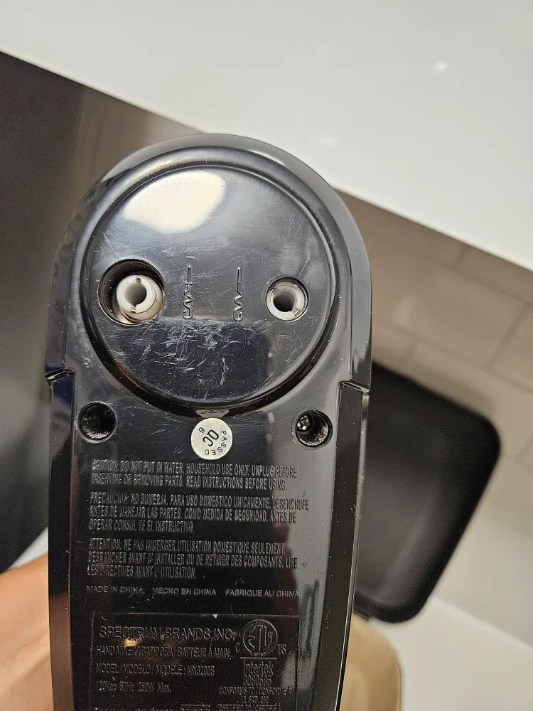 Moving sale: Black & Decker Hand Mixer + cookie bundle image indicator(4)