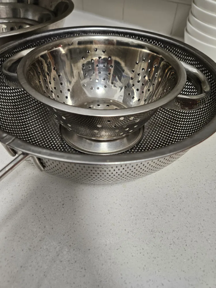 Moving sale: Black & Decker Hand Mixer + cookie bundle image indicator(7)