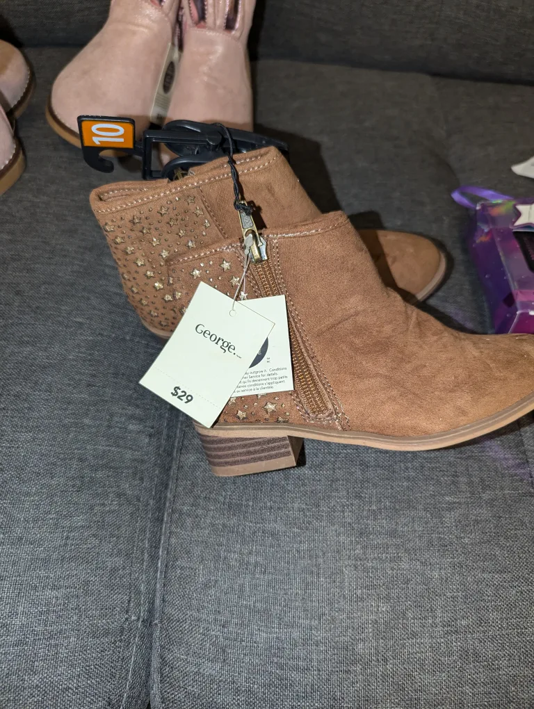 toddler size 10 boots image indicator(2)