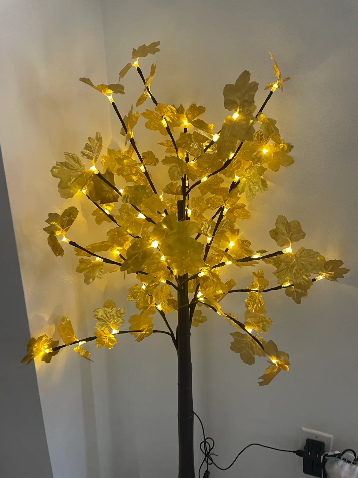 Golden maple leaf Tree with Lights image indicator(4)