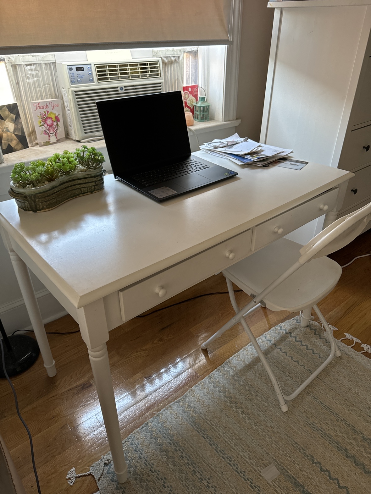 White Writing Desk and chair - photo 2