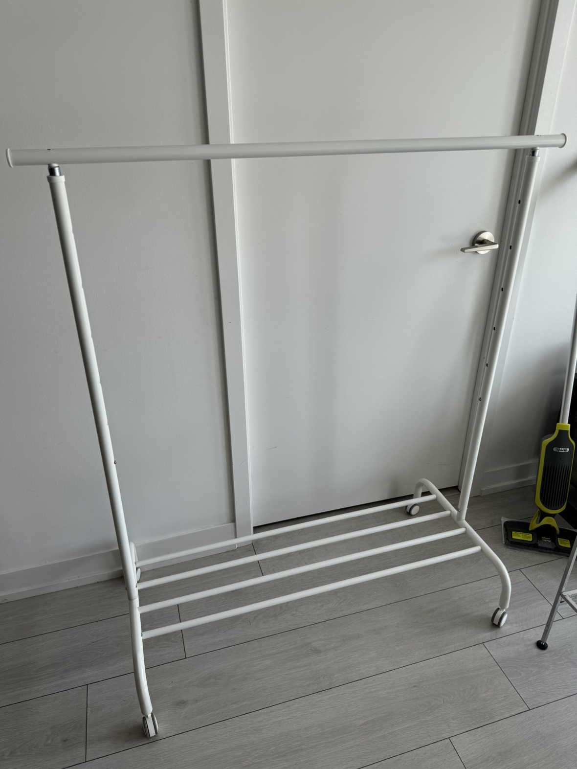 IKEA RIGGA Clothes Rack - photo 2