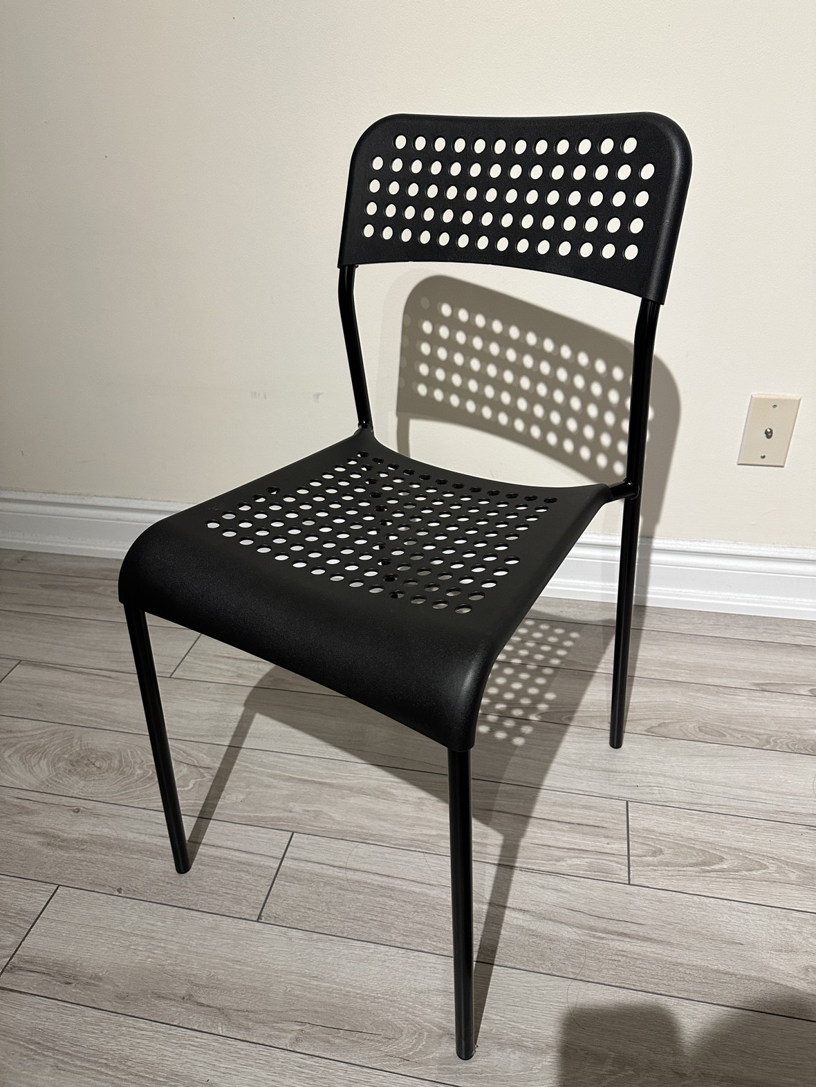 ADDE chair
