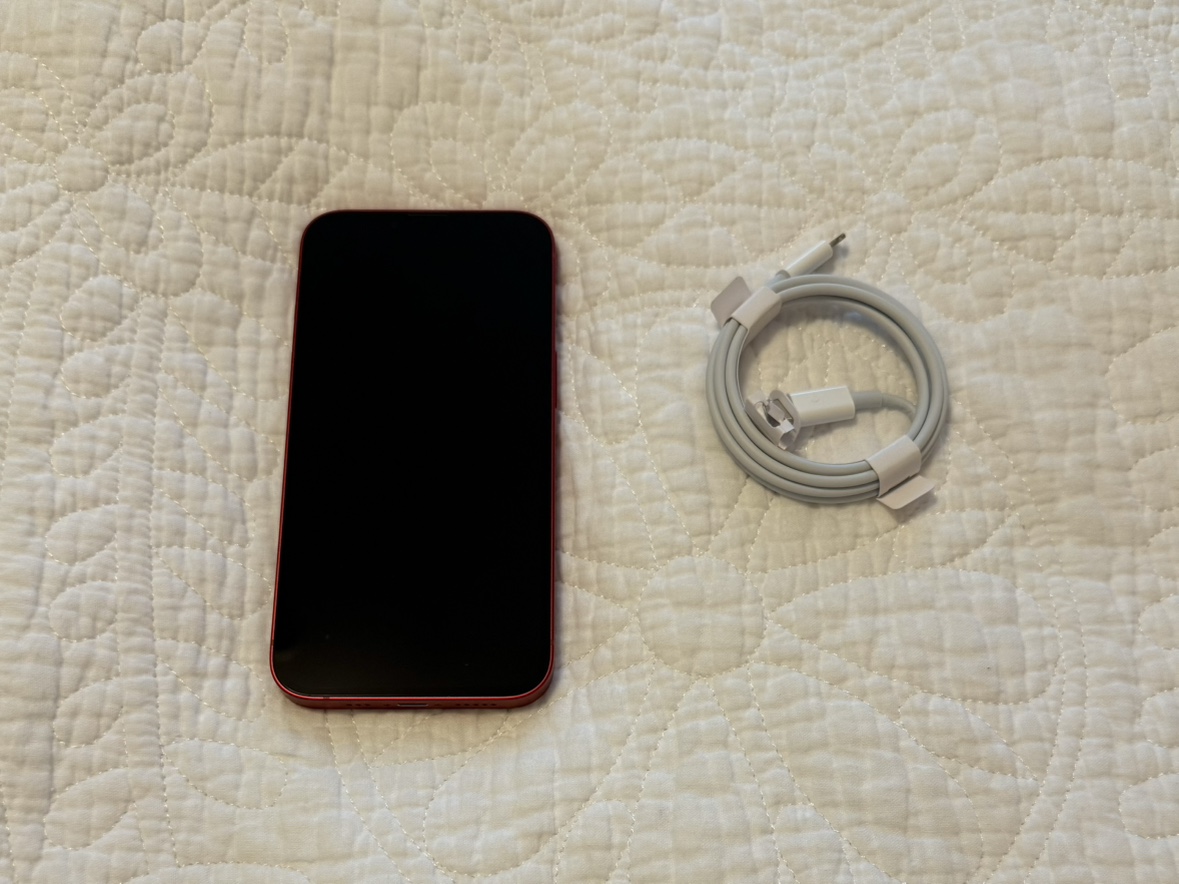 iPhone 13 128GB 9.5/10 condition - photo 2