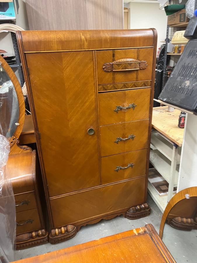 Art Deco 1930's 1940's 3 Piece Mirrored Mahogany Bedroom Set - photo 2