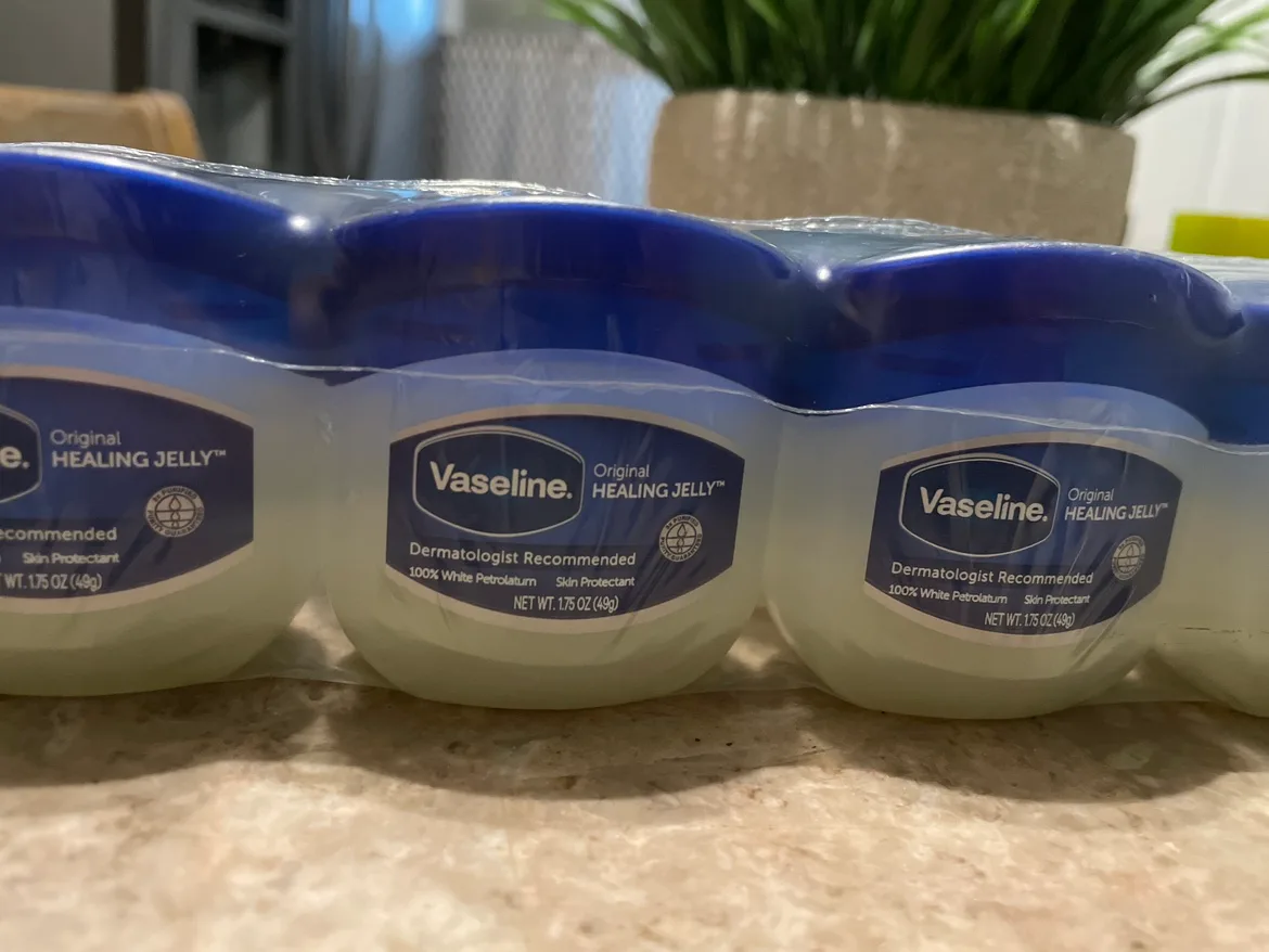 Vaseline Original Healing Jelly 1.75 oz (12 Pack) image indicator(2)