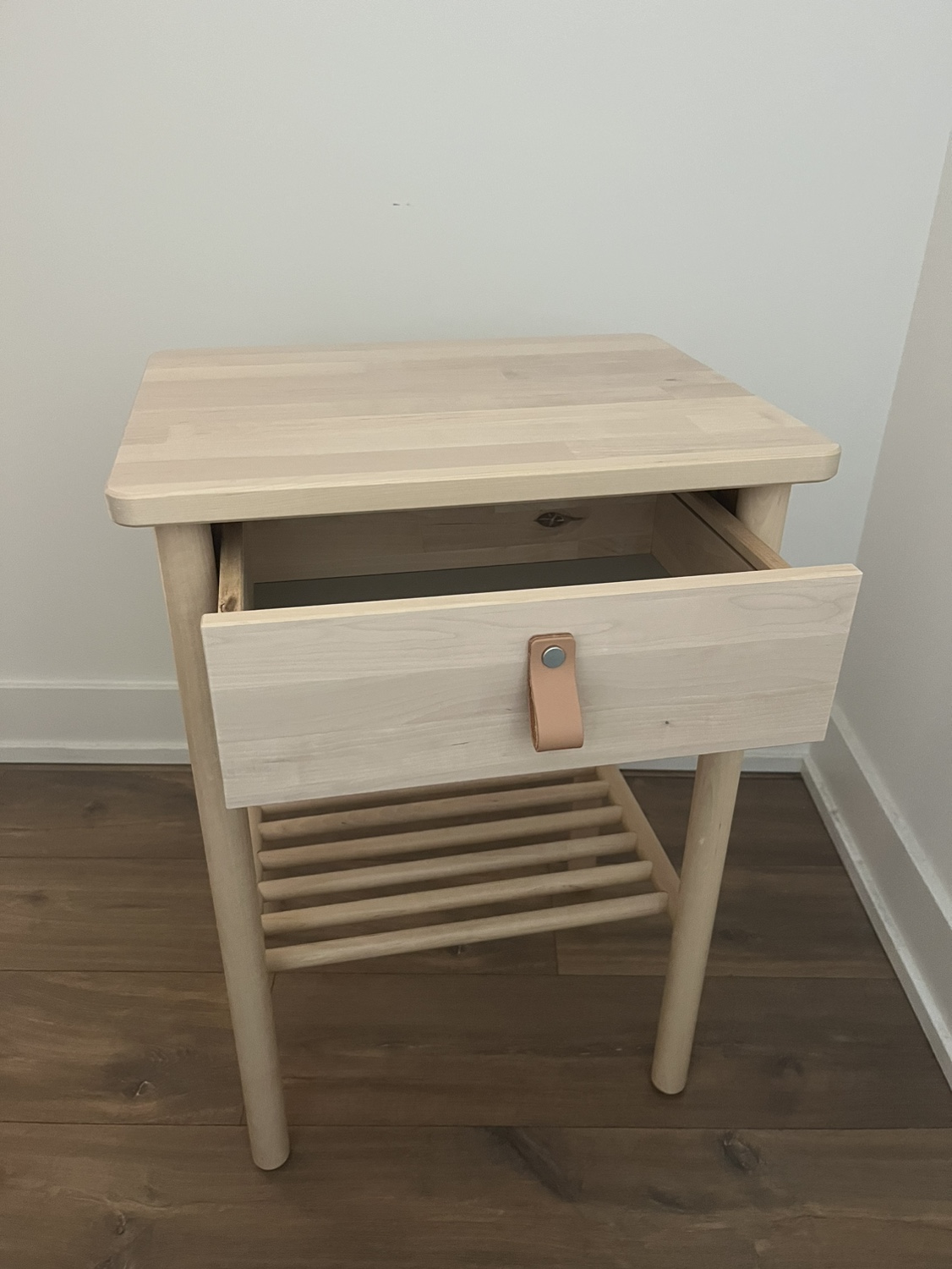 IKEA Björksnäs Side Table/Nightstand - photo 4