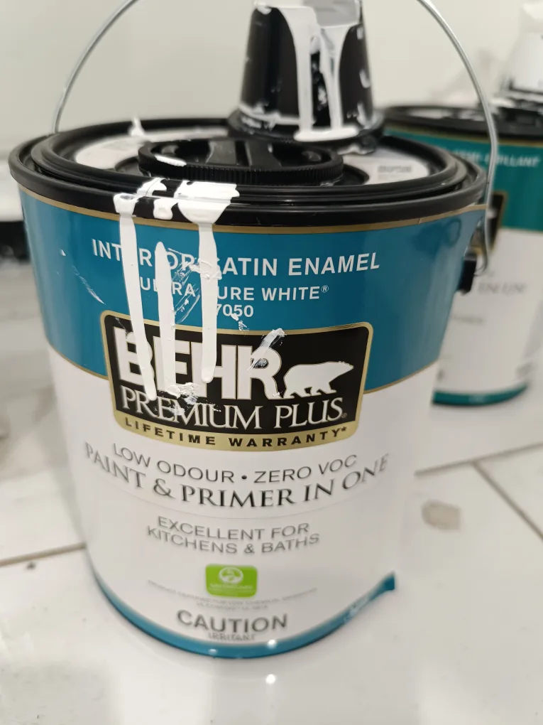 Behr Interior Semi-Gloss Enamel Paint (Ultra Pure White) image indicator(3)