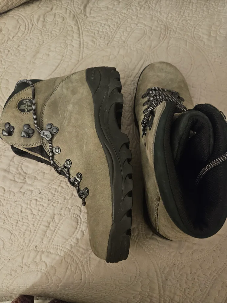 Hi-Tec Hiking Boots image indicator(3)