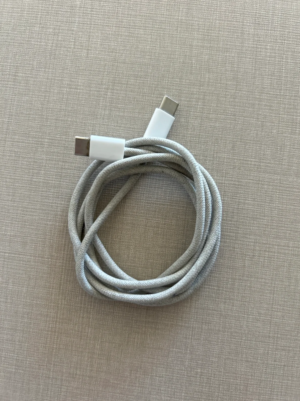 Magic keyboard for iPad Pro + charger cable image indicator(6)