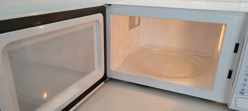 GE Microwave - photo 2
