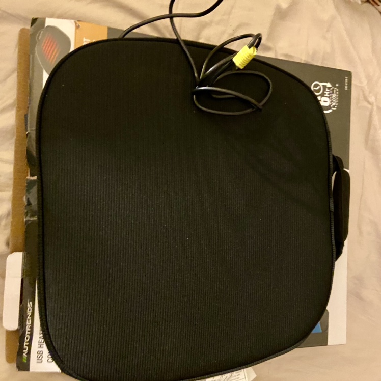 USB heated cushion -like new ...never used - photo 4