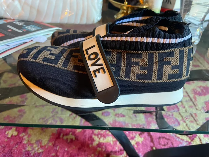 FENDI  kids shoes sz 3 ( 8.5”) excellent condition image indicator(2)