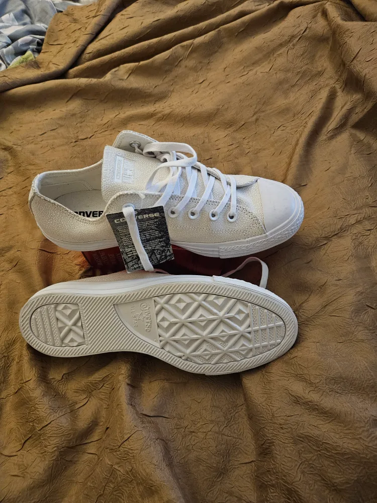 Converse Chuck Taylor All Star Leather Shoes image indicator(2)