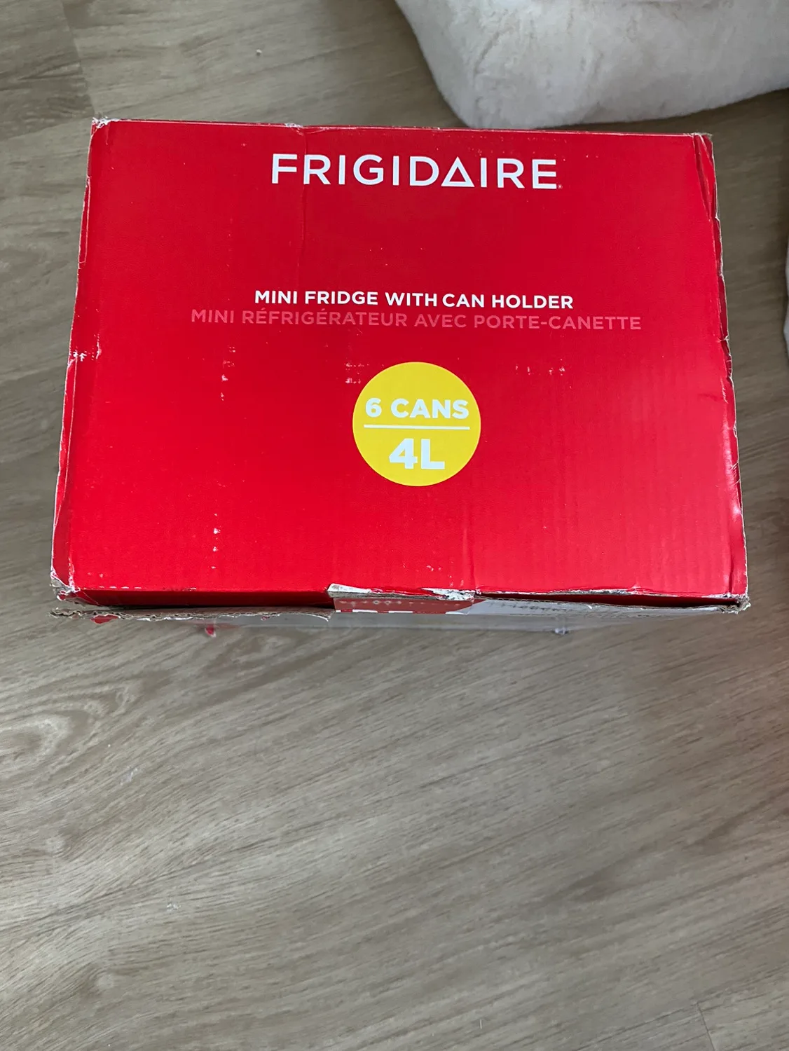 Frigidaire Mini Fridge with Can Holder image indicator(2)
