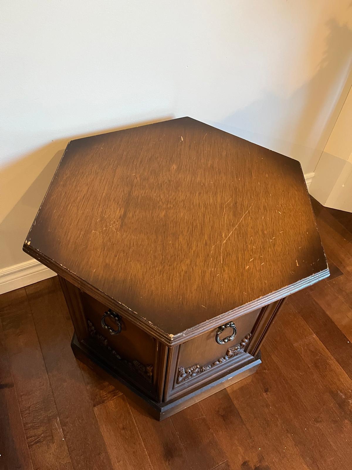 Octagonal End Table - photo 2