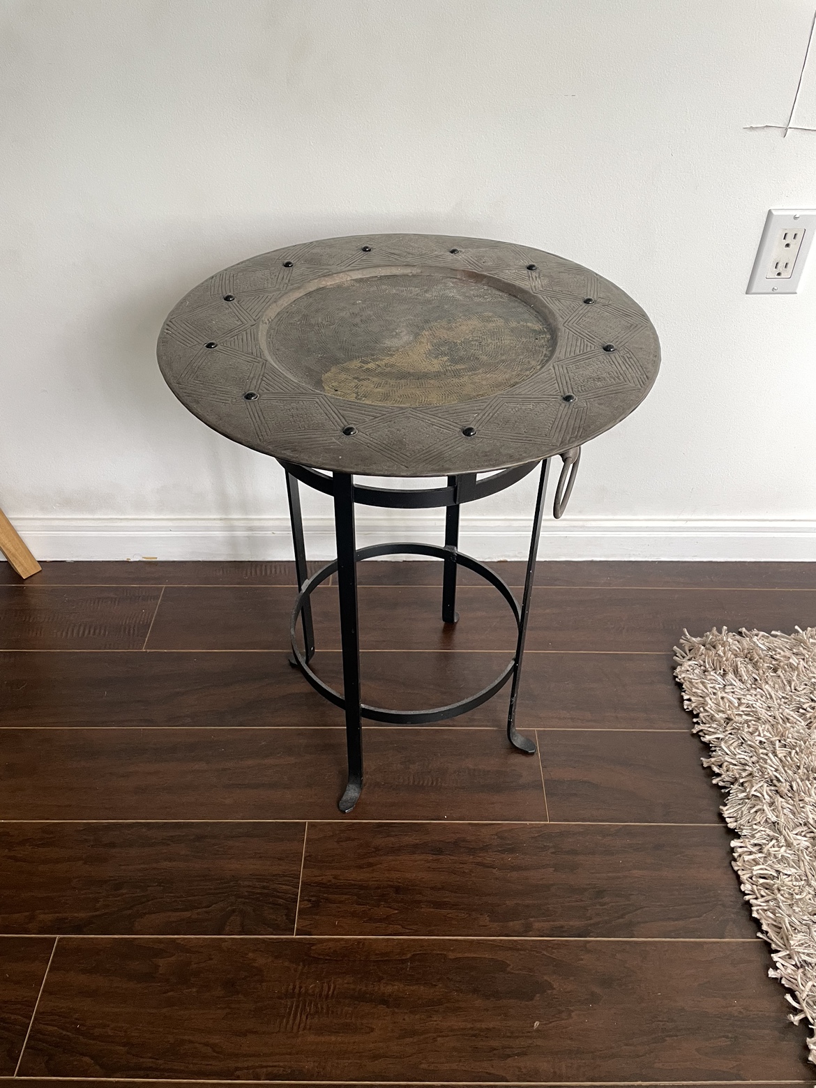 Metal Side Table - photo 3