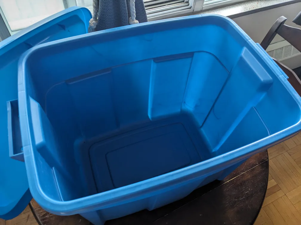 Two Rubbermaid Roughneck Storage Bins | Great Condition image indicator(3)