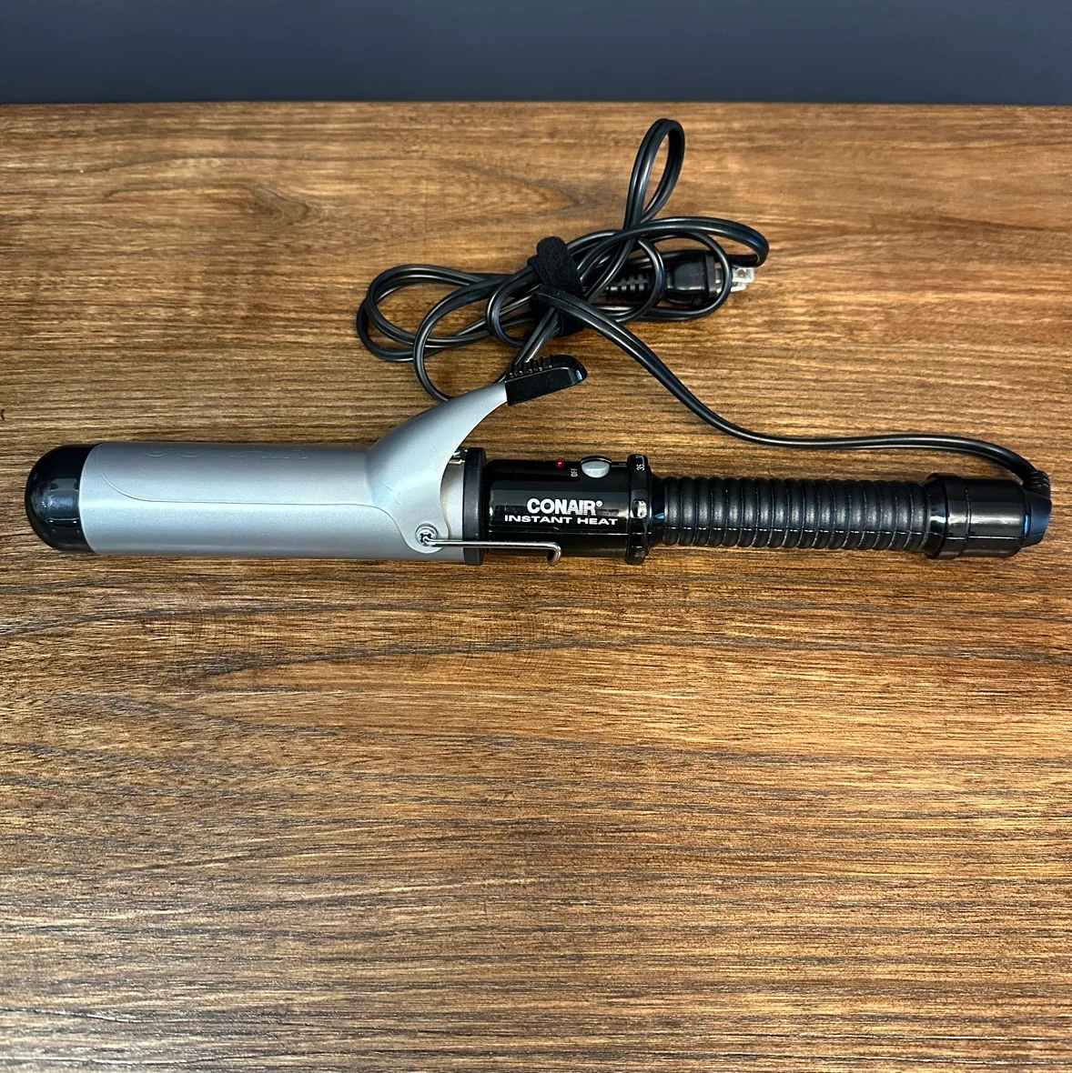 Conair Instant Heat Curling Iron 1.5” thumbnail