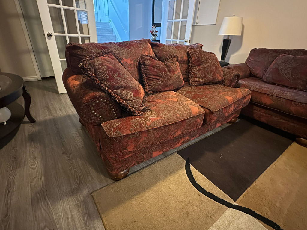 MOVING SALE! Burlington Sienna Living Room set - photo 5