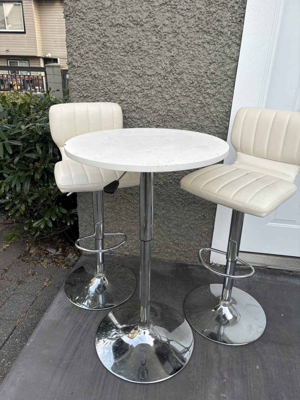 Bar Table and Stools Set - photo 3