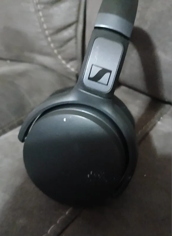 Sennheiser HD 350BT Wireless Headphones thumbnail