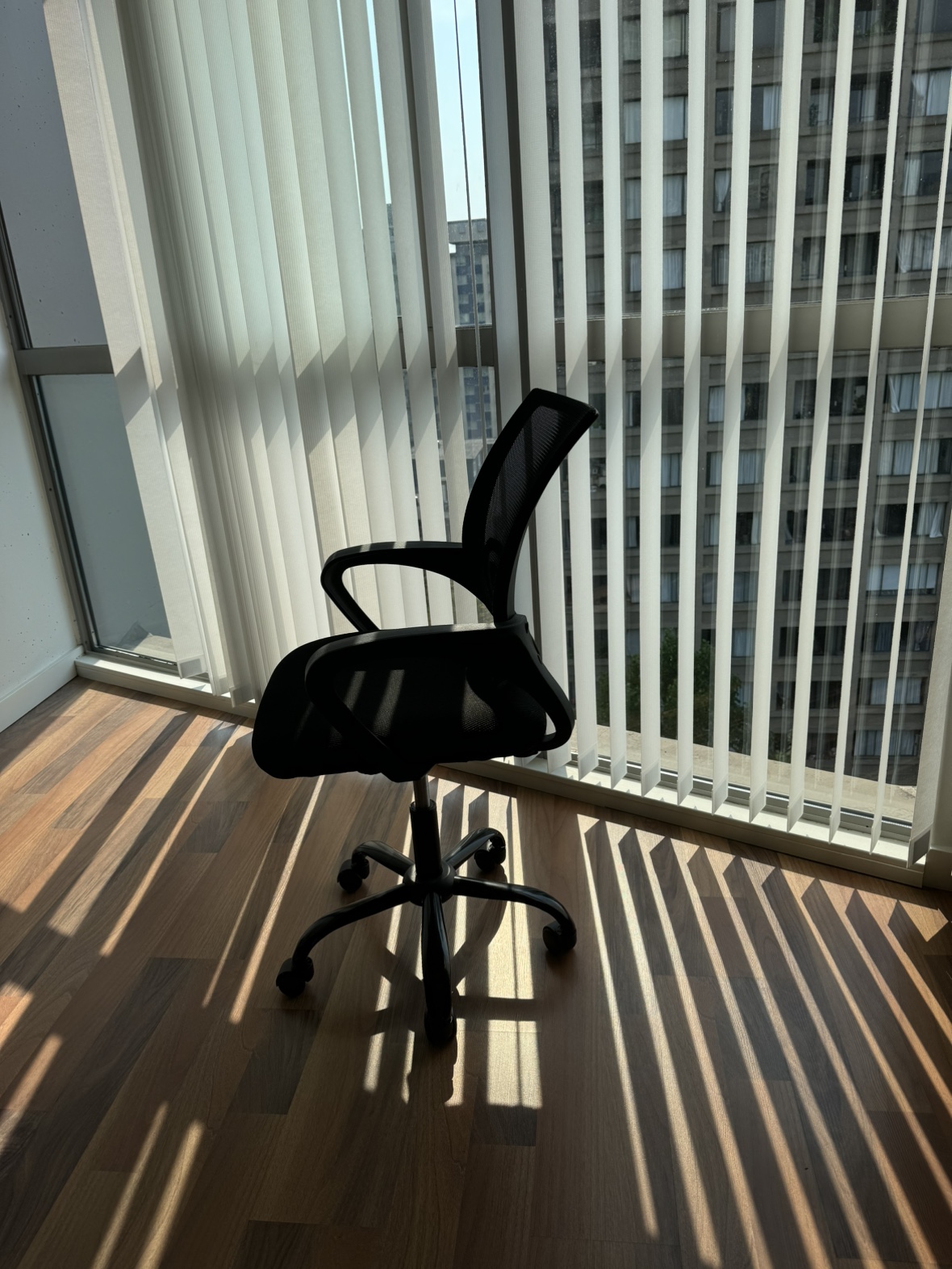 Desk chair - photo 3