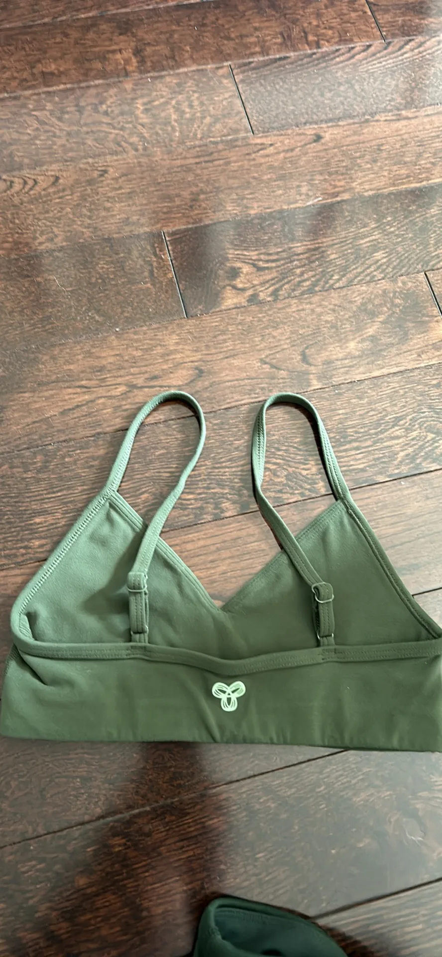 TNA Action XS Green Sports Bra and Leggings Set image indicator(3)