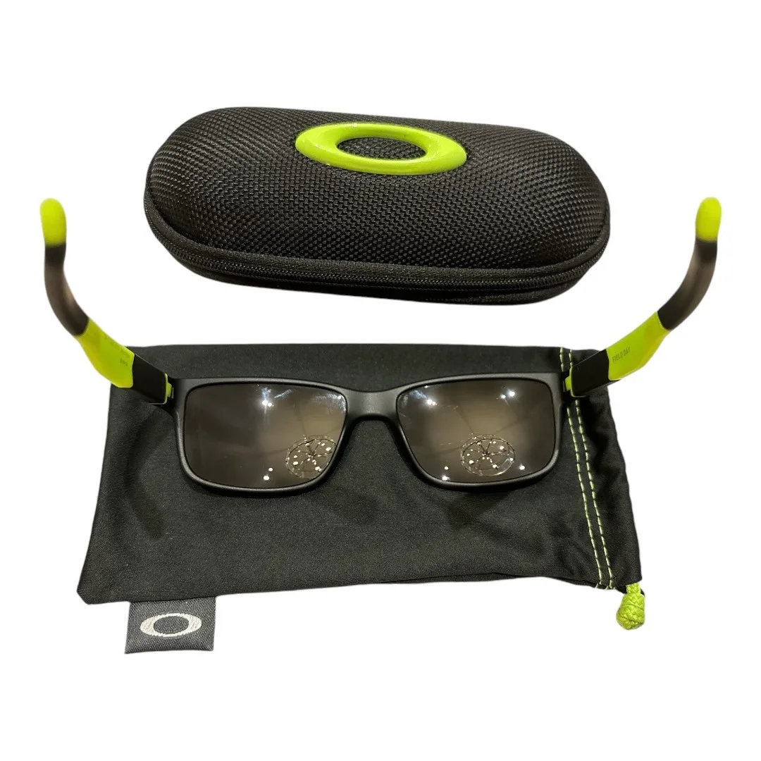 Oakley Sunglasses for kids image indicator(3)